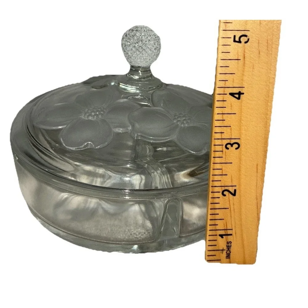 Vintage Clear Glass Divided Candy Dresser Dish Box with Lid‎ Frosted Dogwood